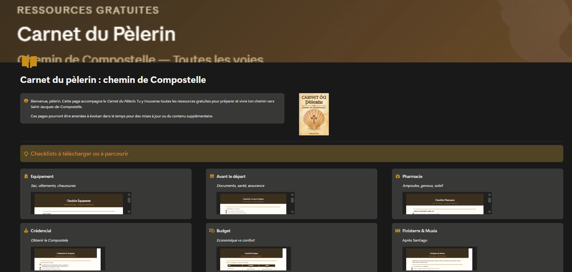 Page d'accueil du compagnon web du Carnet du Pèlerin, avec les checklists téléchargeables : équipement, avant le départ, pharmacie, crédencial, budget, Finisterre & Muxía